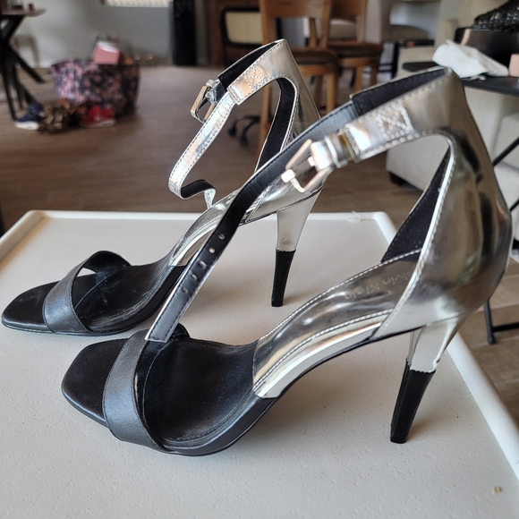 Heels - Picture 3 of 6